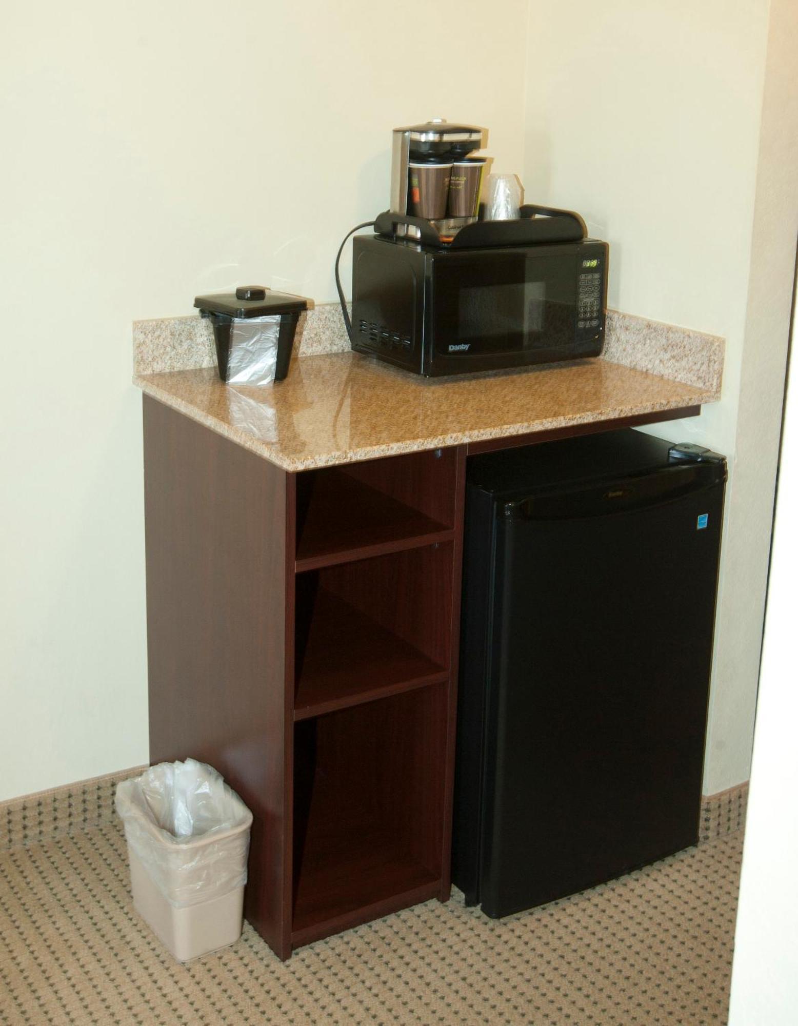 Cobblestone Inn & Suites - Langdon Zimmer foto