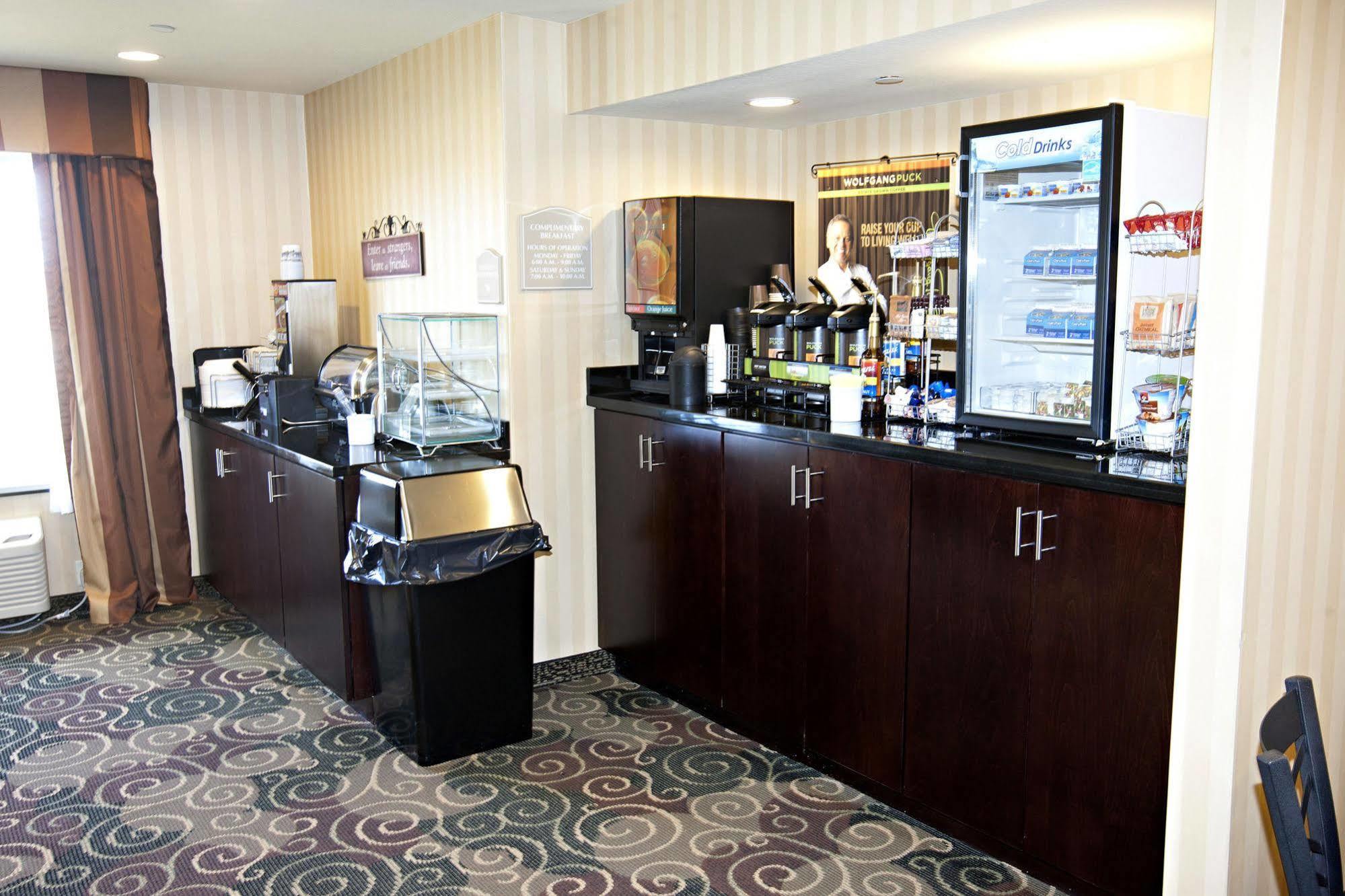 Cobblestone Inn & Suites - Langdon Exterior foto